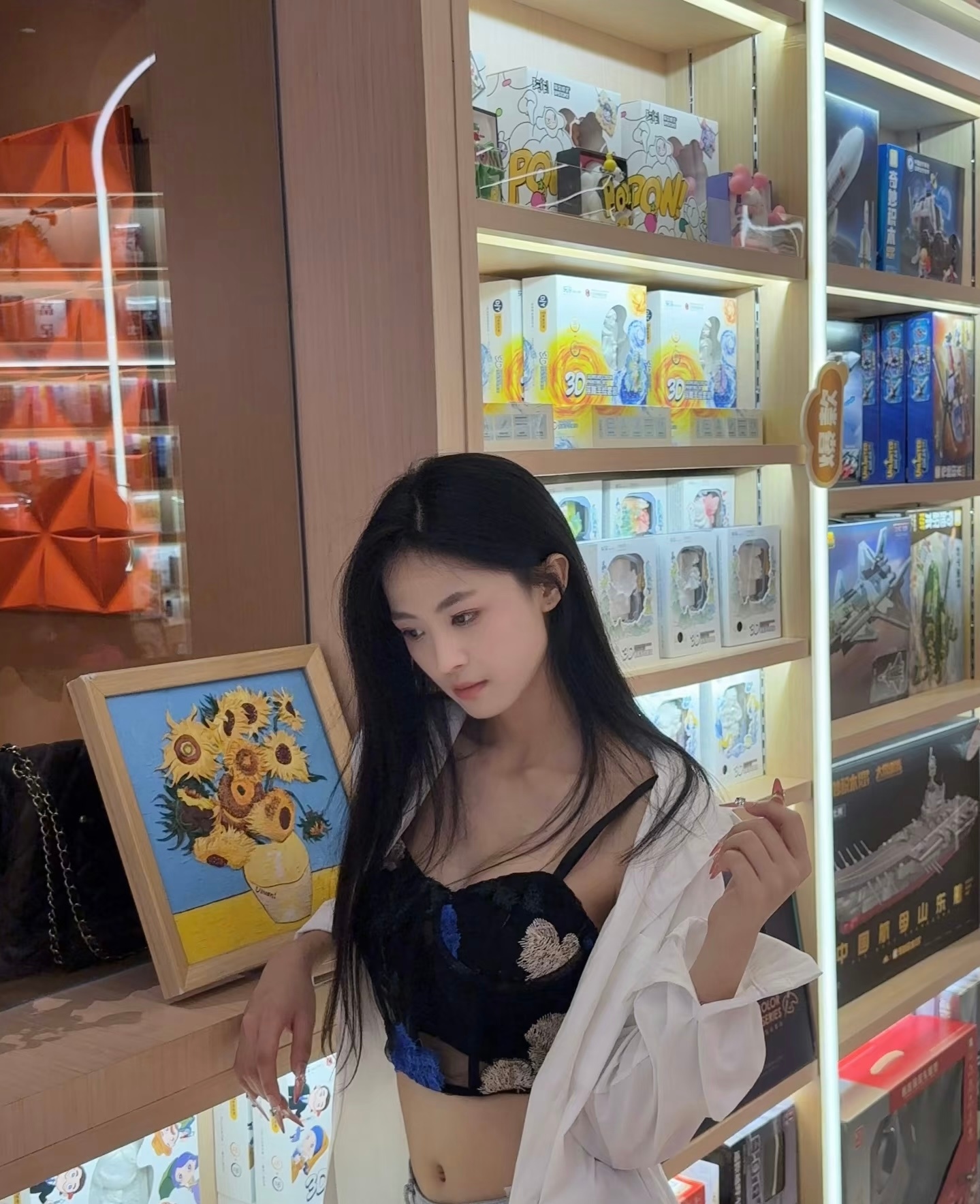 长这么大还跟父母住 不像话 过来跟我住  