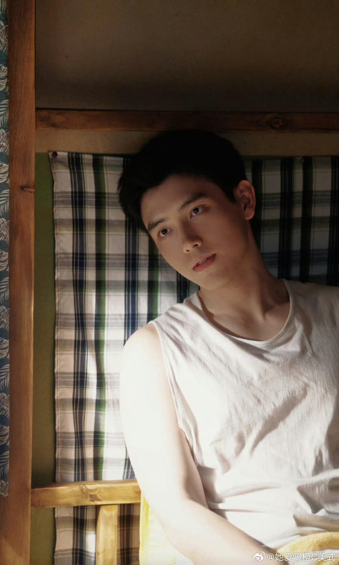 陈凯歌陈飞宇作品同一天央视播出陈凯歌和陈飞宇作品同一天登陆央视。一个擅长宏大叙事