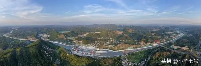 广西727亿的大运河即将要通航，日前已经有船舶在平陆运河试航，正是此前特地为运河