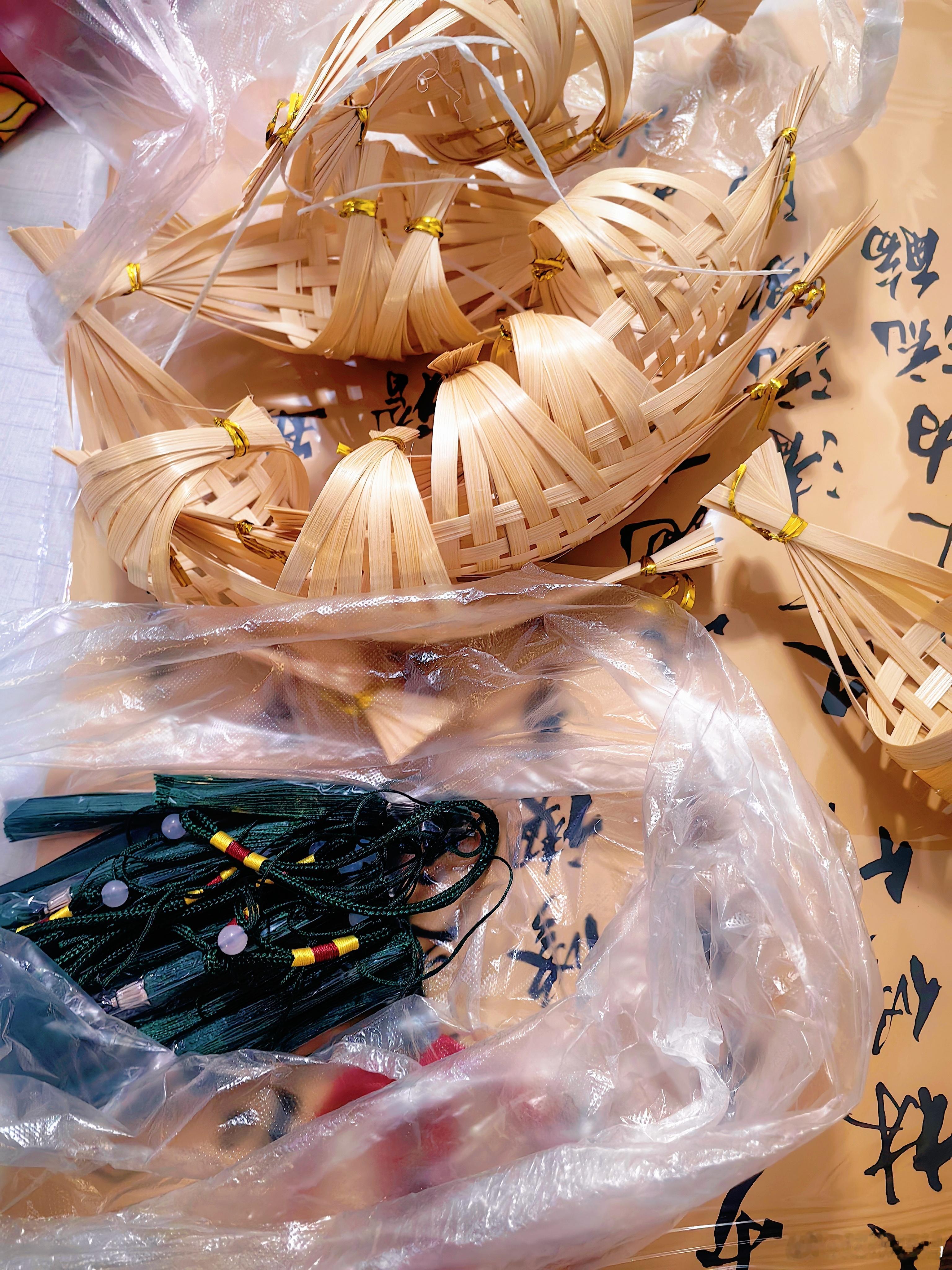 从昨天早晨七点，干到现在都没闲着过凌晨了还在沉浸式儿加班，加班使我快乐这几天活动