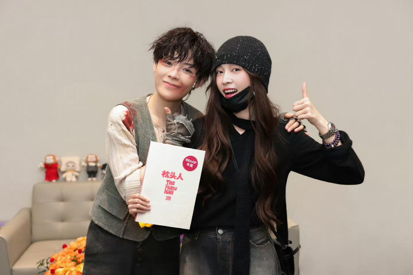 【吴宣仪陈丽君双向奔赴】又被陈丽君温暖到了发文晒和合影，并回忆两人的友谊，陈丽君