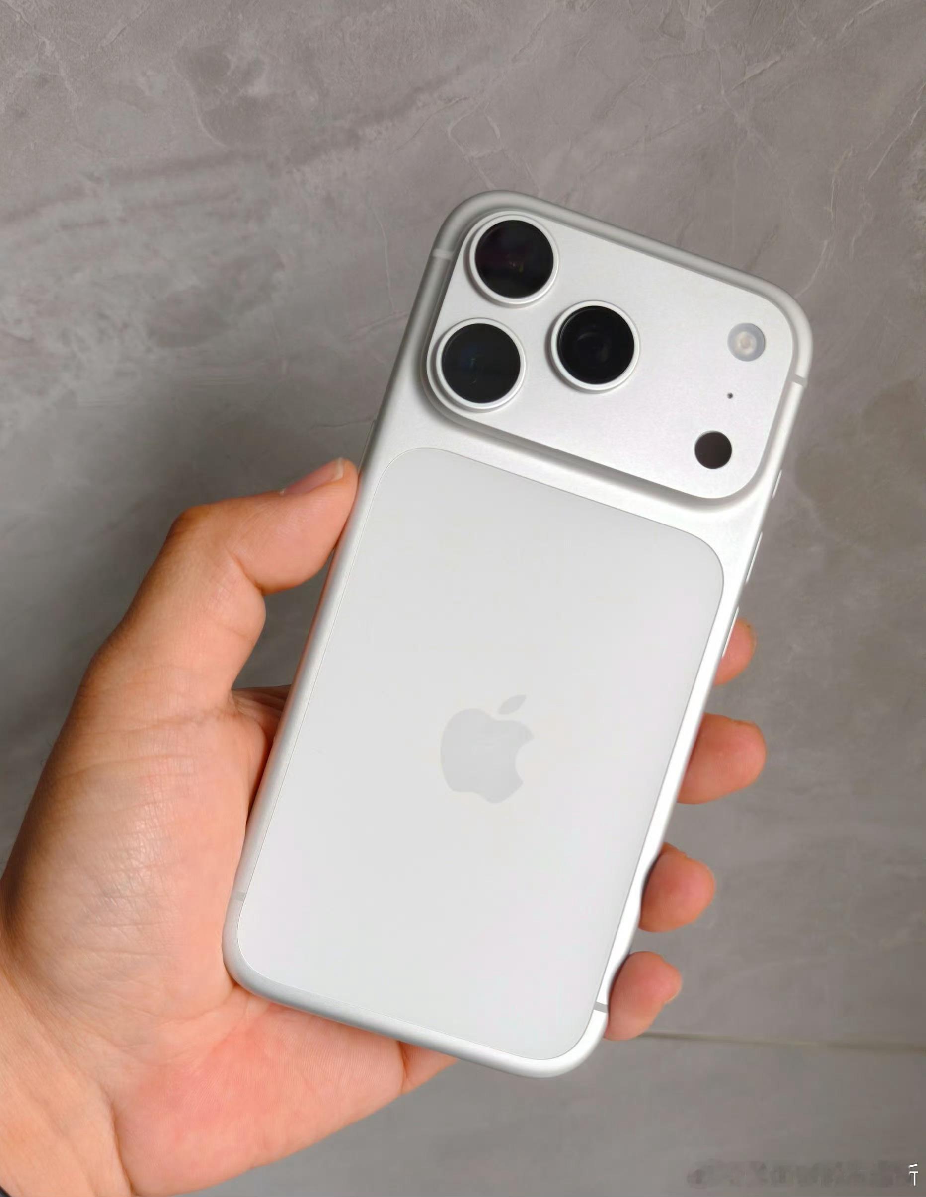 有了iPhone还用买大疆吗  作为现役的iPhone 17 Pro 和 曾经的