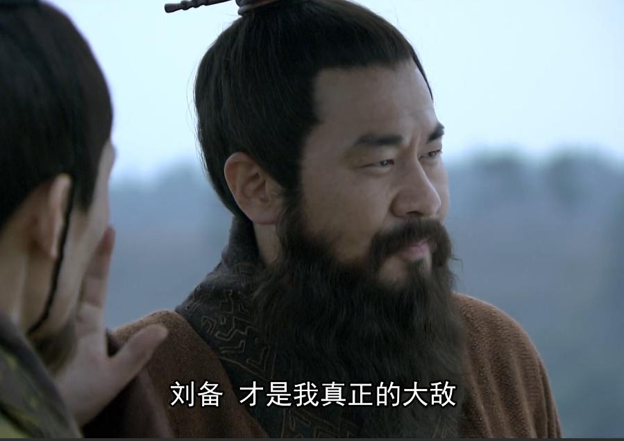 曹操不是不想也不是不敢动汉献帝，原因是曹操的偶像是周文王姬昌。姬昌做西伯侯的时候