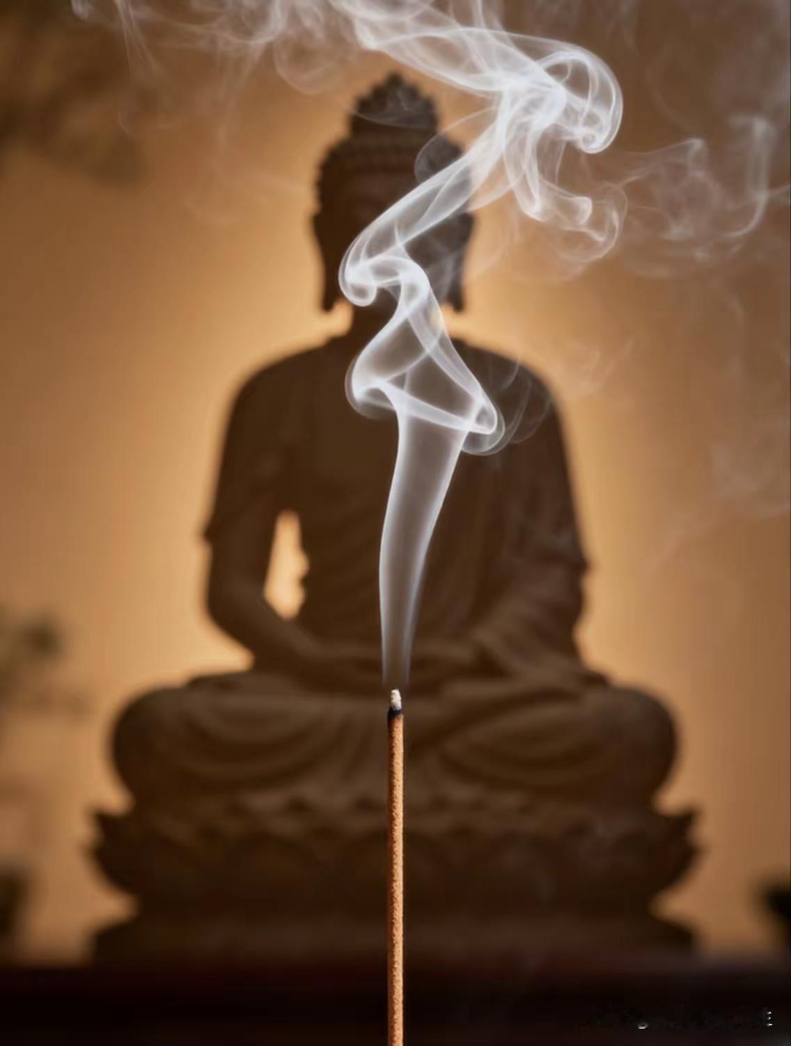 曾仕强教授说：

“在上香的时候，如果被掉落的香灰烫到手，这个是好事还是坏事呢，