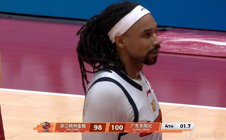恭喜广东队客场3分险胜浙江，迎来两连胜！这比赛看得太刺激了，老将萨林杰最后的罚球