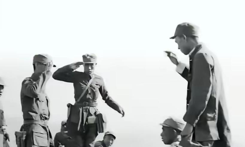 1934 年，红 17 军军长张涛叛逃投敌，却把过往捂得严严实实从大头兵干起：他