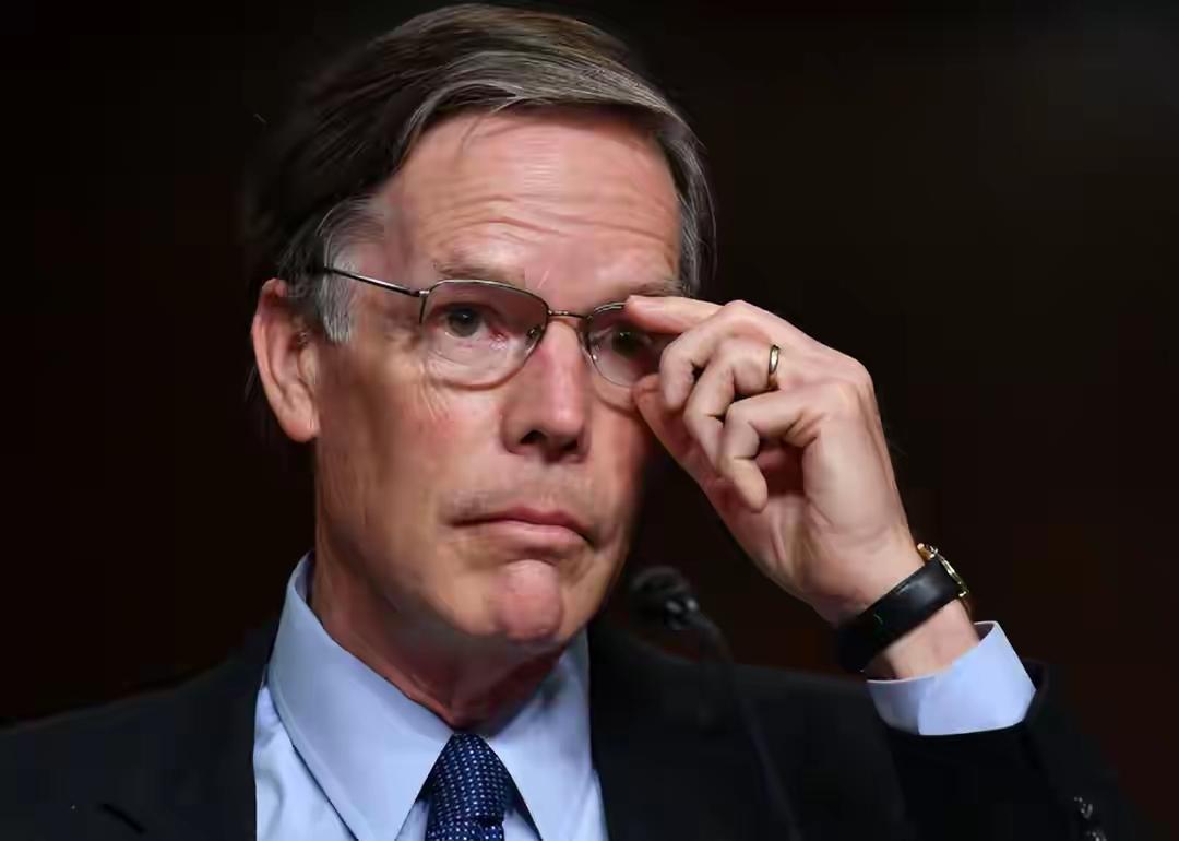 扎心真相！美前驻华大使泼冷水：高看印度？再等40年！
 
彻底打脸！美国前驻华大