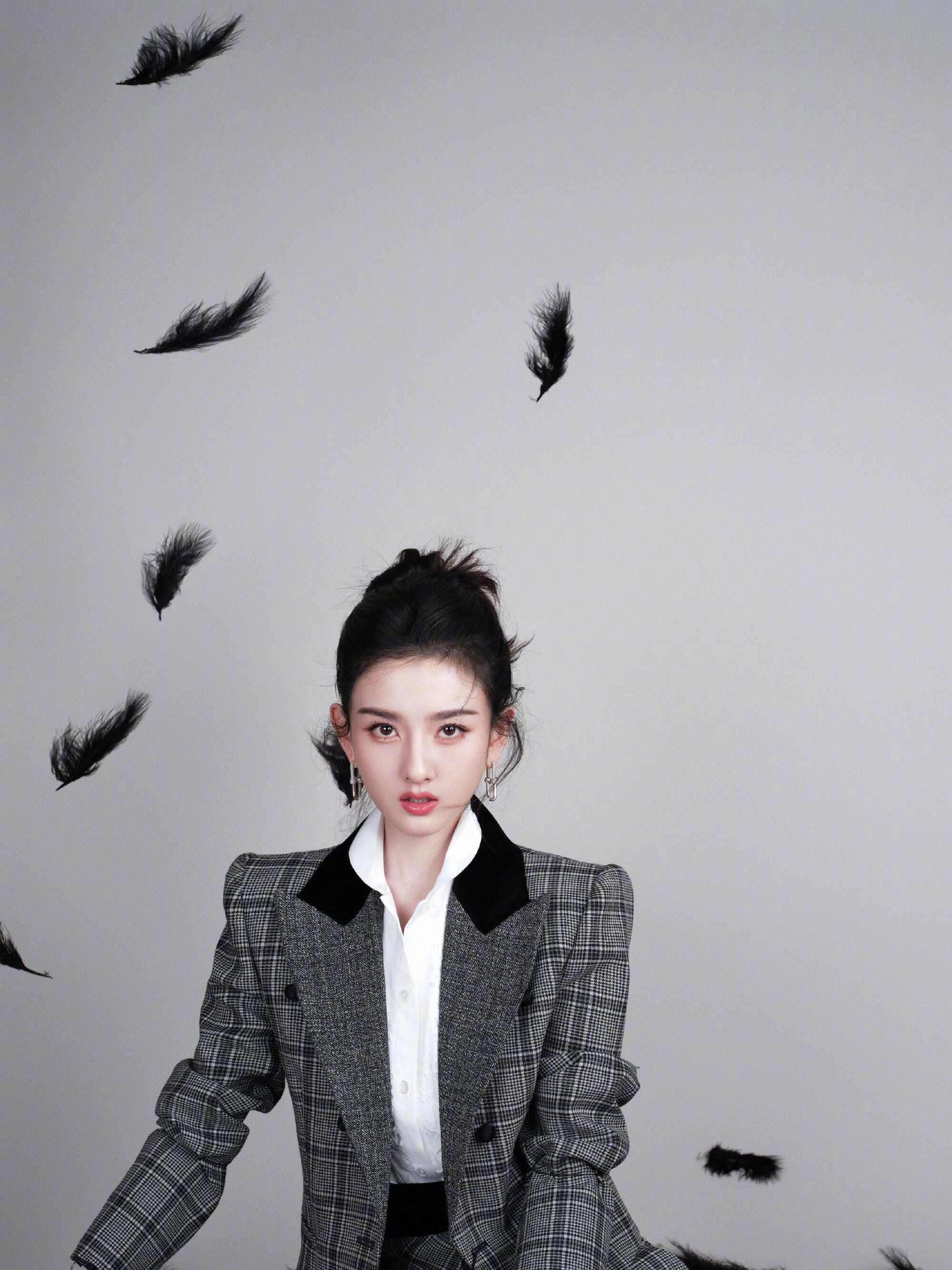 #晚安咪语##宋祖儿金树林红毯造型#恭喜演员宋祖儿而且什么风格都能驾驭，又帅又美