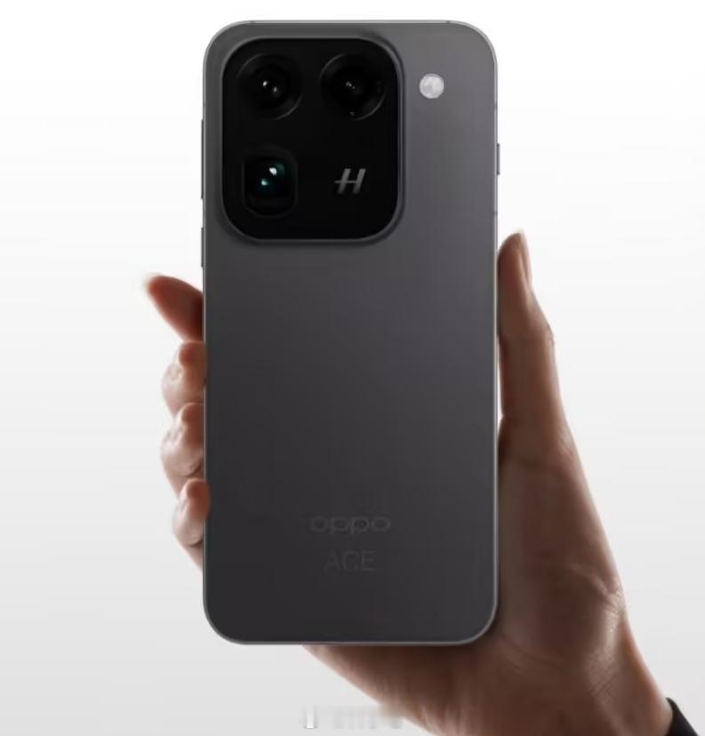 OPPO Find X9 Pro 手机相机曝光，摄像头数量从 4 个降为 3 个