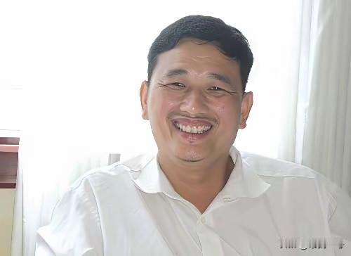 高考钉子户曹湘凡，20年里考13次了，我看他智商非常一般。二十年的追逐，付出了沉
