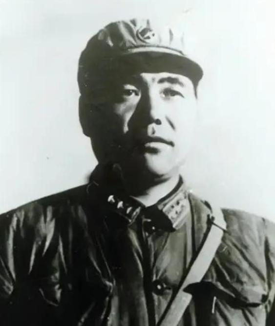 1967年，战斗英雄郭兴福，含泪掐死3个子女，随后与妻子一起割腕，结果没有成功，