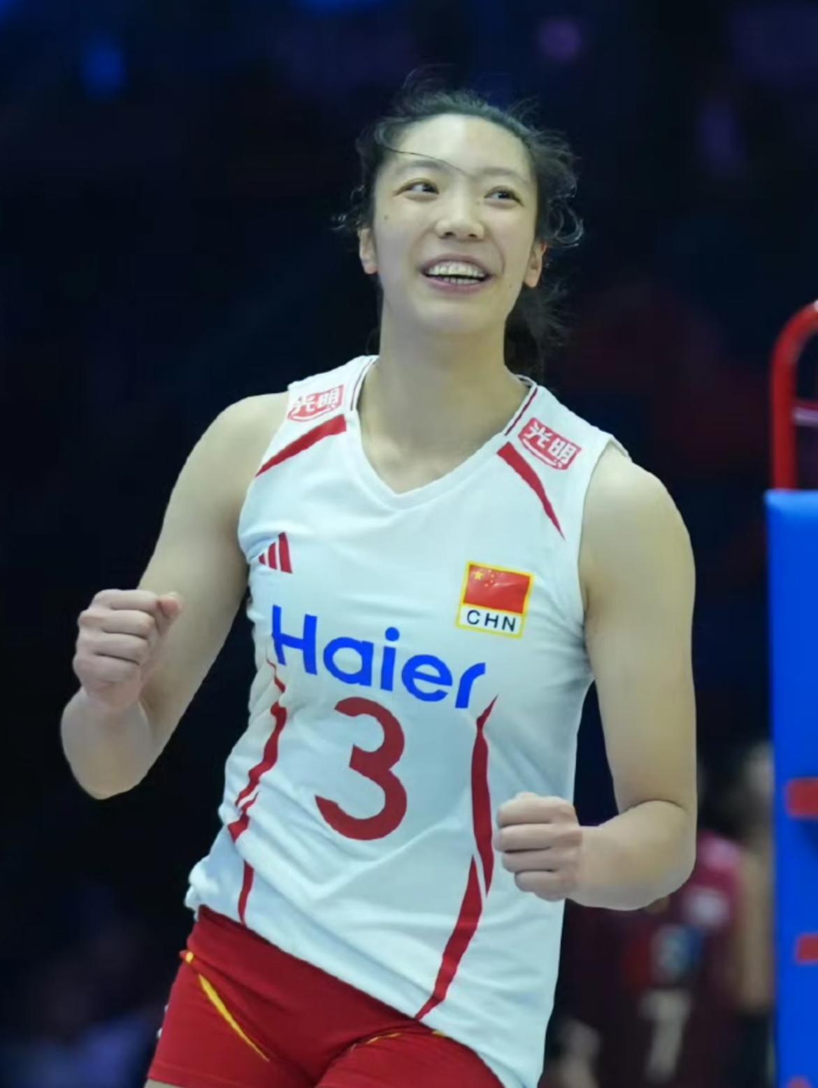 赢球也要客观聊聊！女排险胜德国，用人调整是否太过保守？

    跟德国这场打满