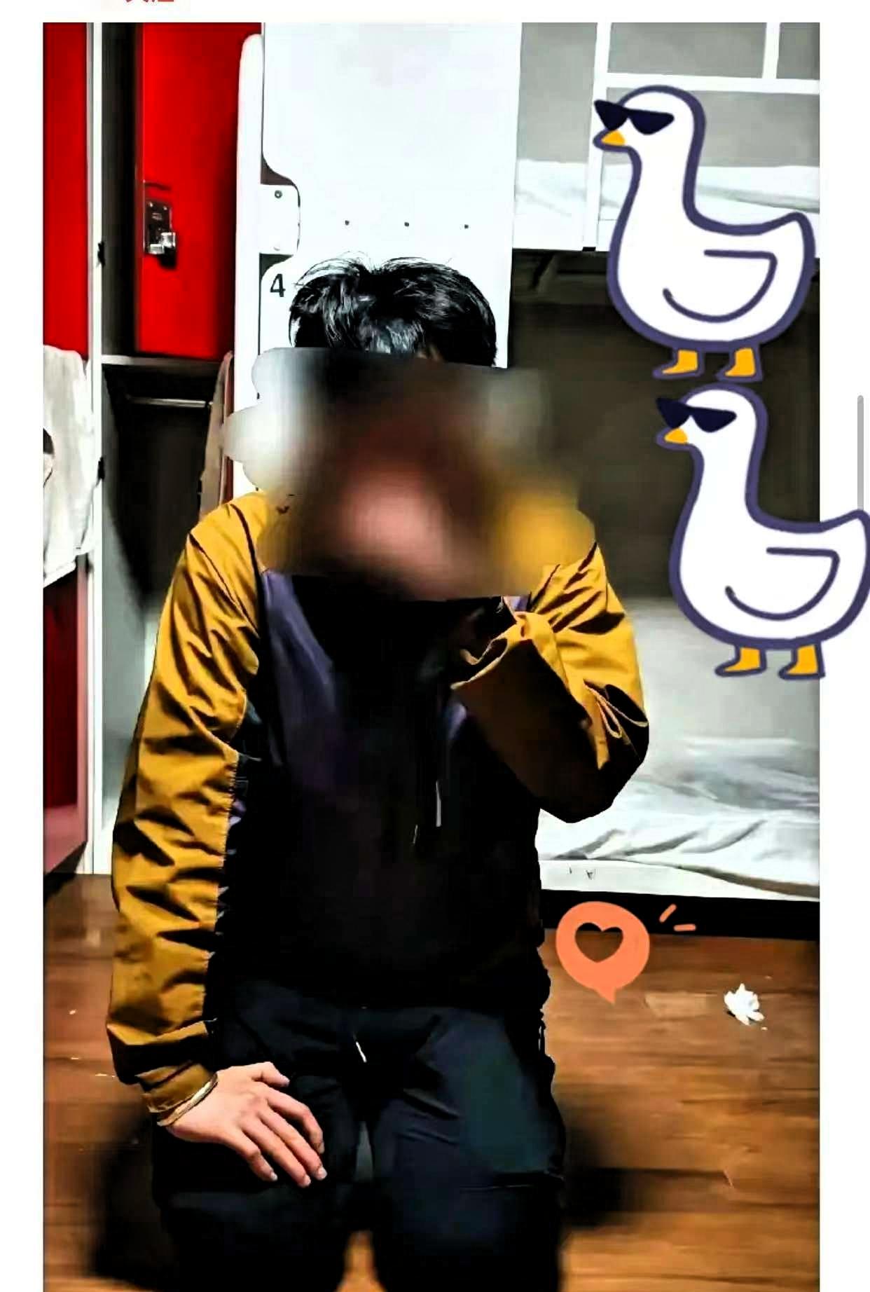 一个22岁的中国女孩，在韩国的青旅里醒来，发现自己的身上、脸上、头发上全是别人的