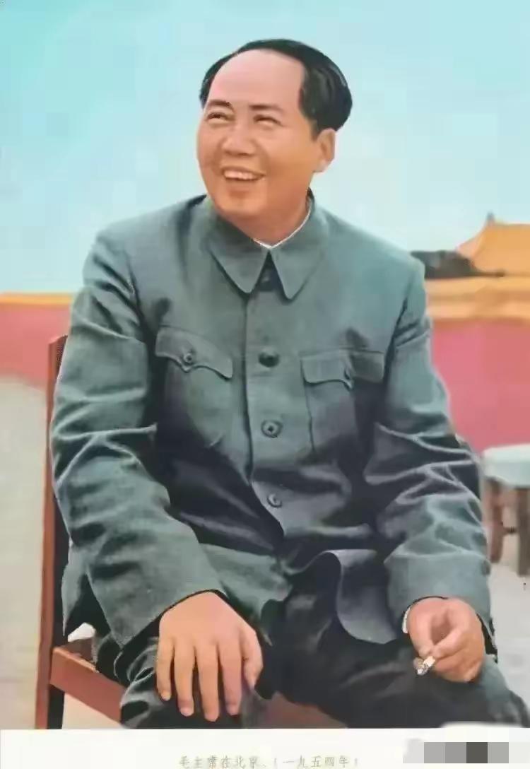 今天除夕，炮竹声声辞旧岁，我怀着最诚挚的心，向敬爱的毛主席拜年🙏🙏🙏
 