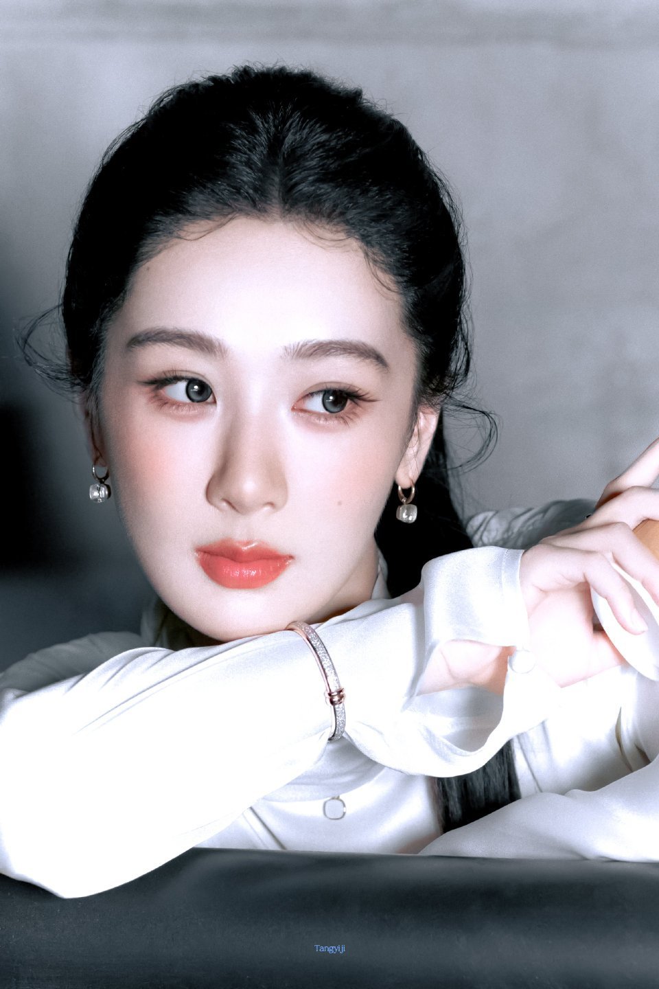 杨紫  yz杨紫董竹君yz杨紫玉兰花开君再来即使流言蜚语再多我也要走下去【杨紫董