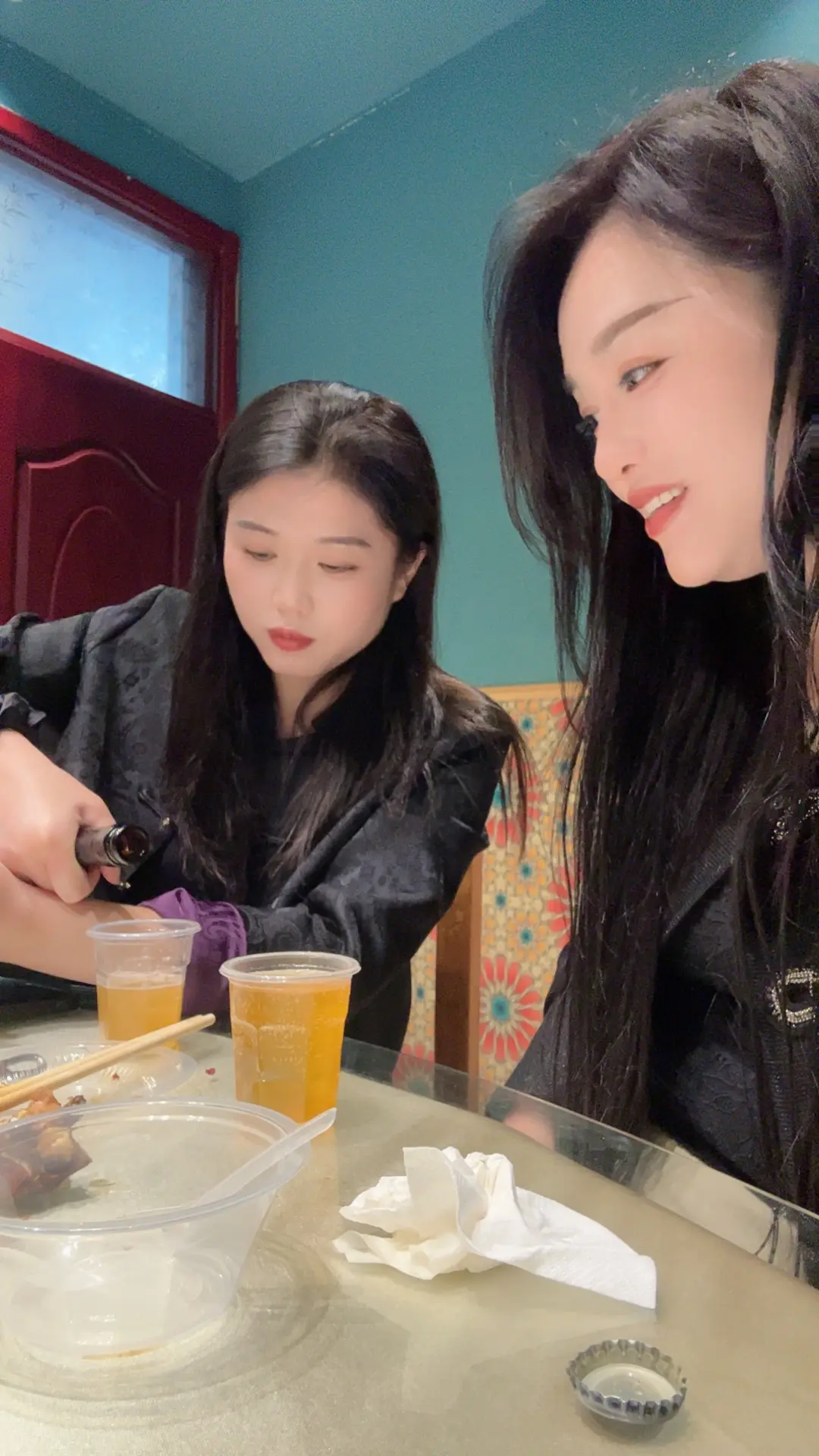 今天她说的要把我灌醉😂😂😂