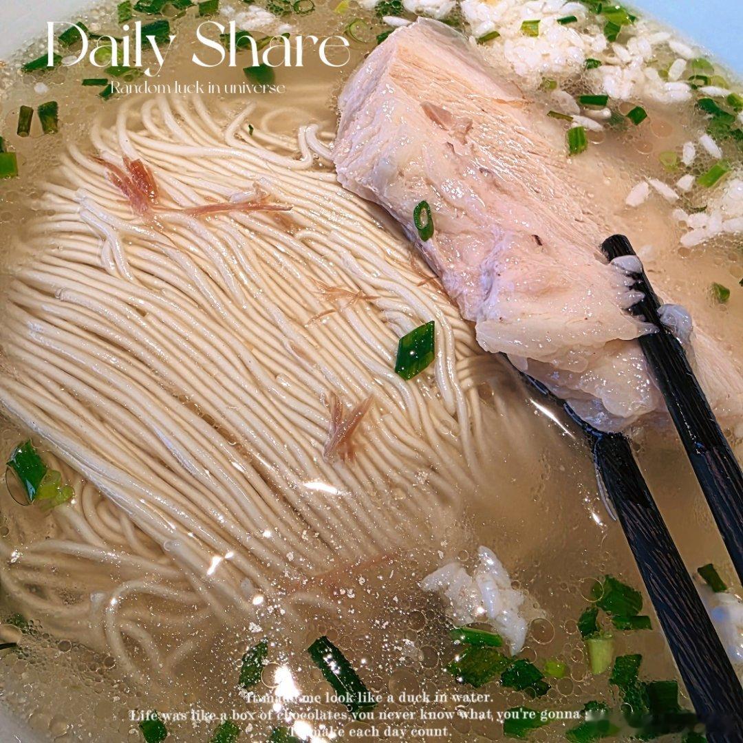 这家苏式面条店，感觉唱个评弹也毫不违和，昆曲雅乐也是可以[666] ​​​