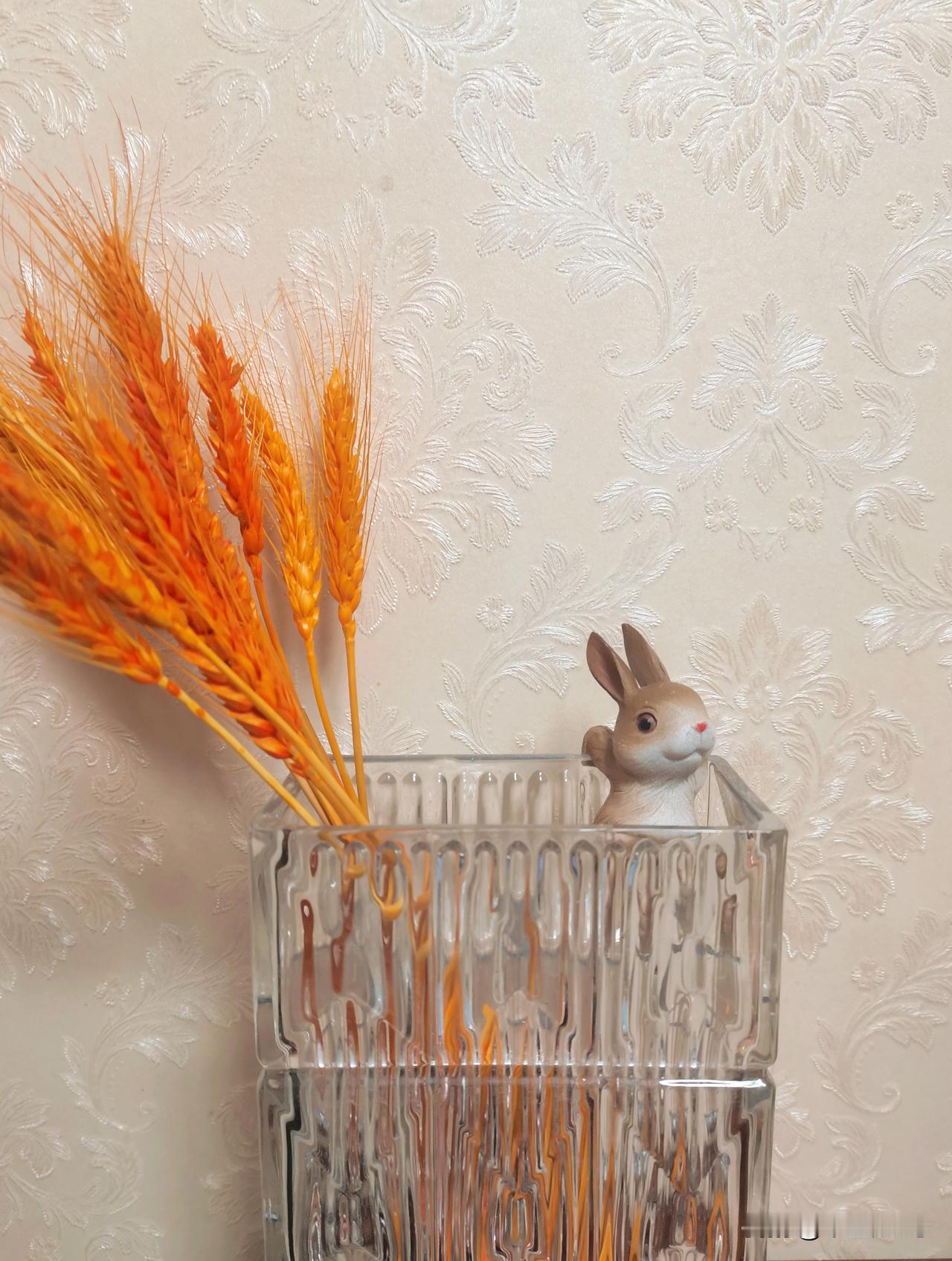 为自己活着。
锻炼完座椅上休息。听旁边两位大妈闲扯。一个说为了儿子女子孙子孙女，