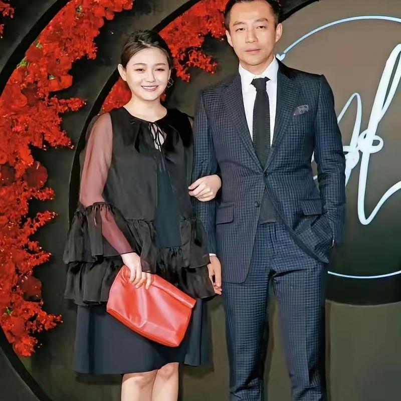 别再乱传大S不旺夫了，
这锅她真的不该背。
 很多人盯着汪小菲离婚后，麻六记越做