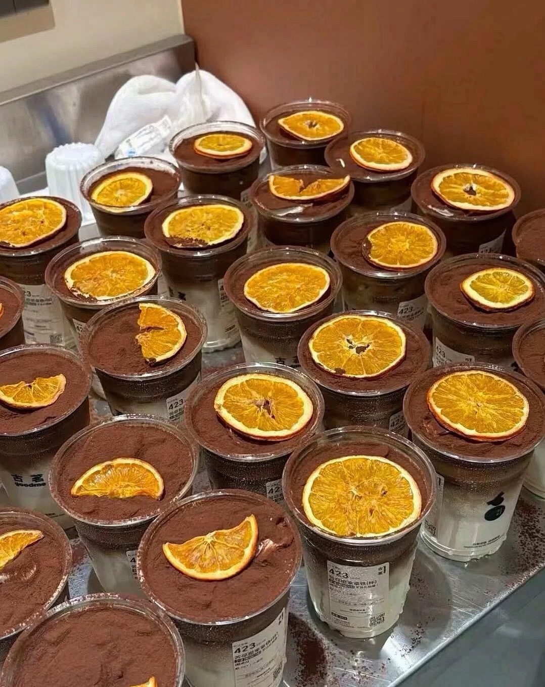 后来你会发现 要嫁的是 人品 责任 担当 在外面能直腰撑天下 家里能弯腰下厨 事