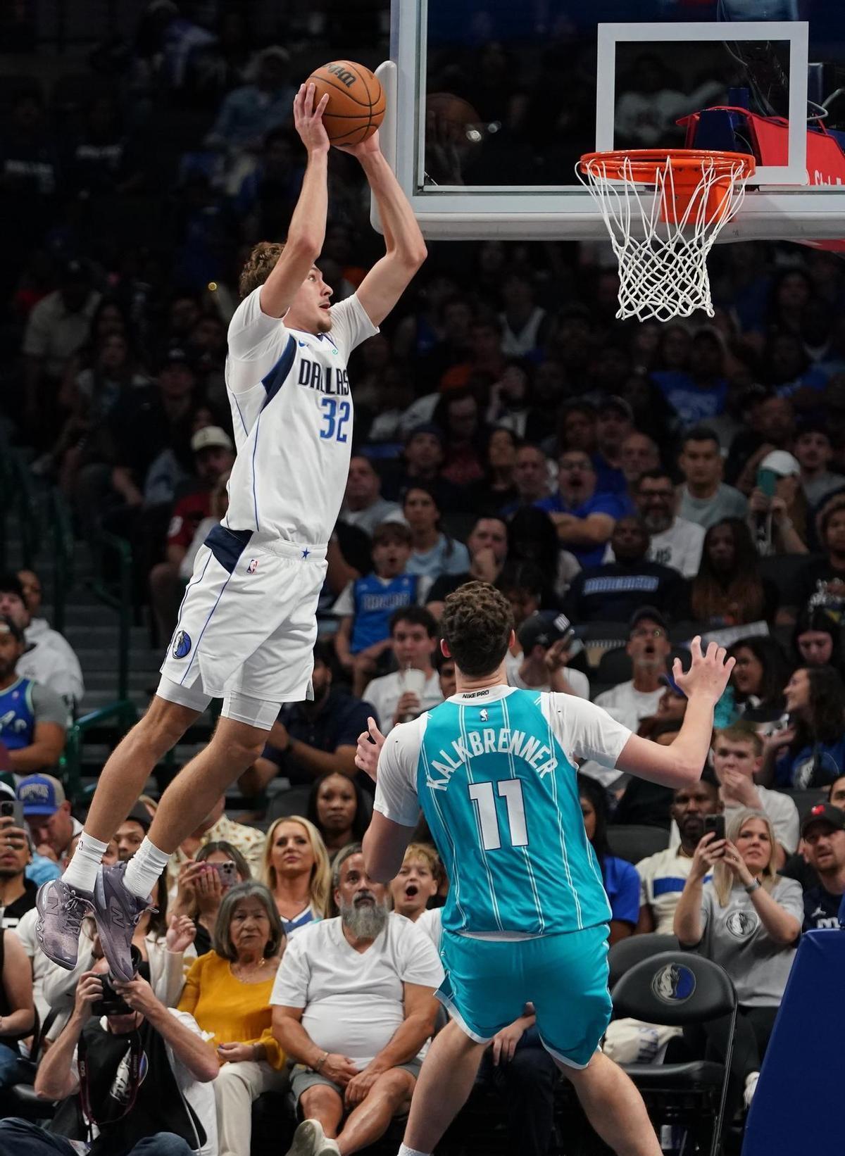 杜克这小子，真不是编的。
他14岁从难民营走到墨尔本街头，连篮球场都没见过，现在