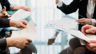 最新重磅消息：广东夫妻财产互查新政引爆热议！2026年起婚姻透明化，隐私与信任如