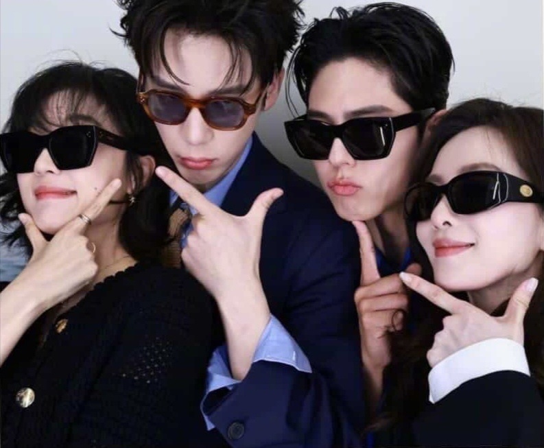 梦回千禧年的大头贴刘诗诗的站位没变过原来已经过去23年了 