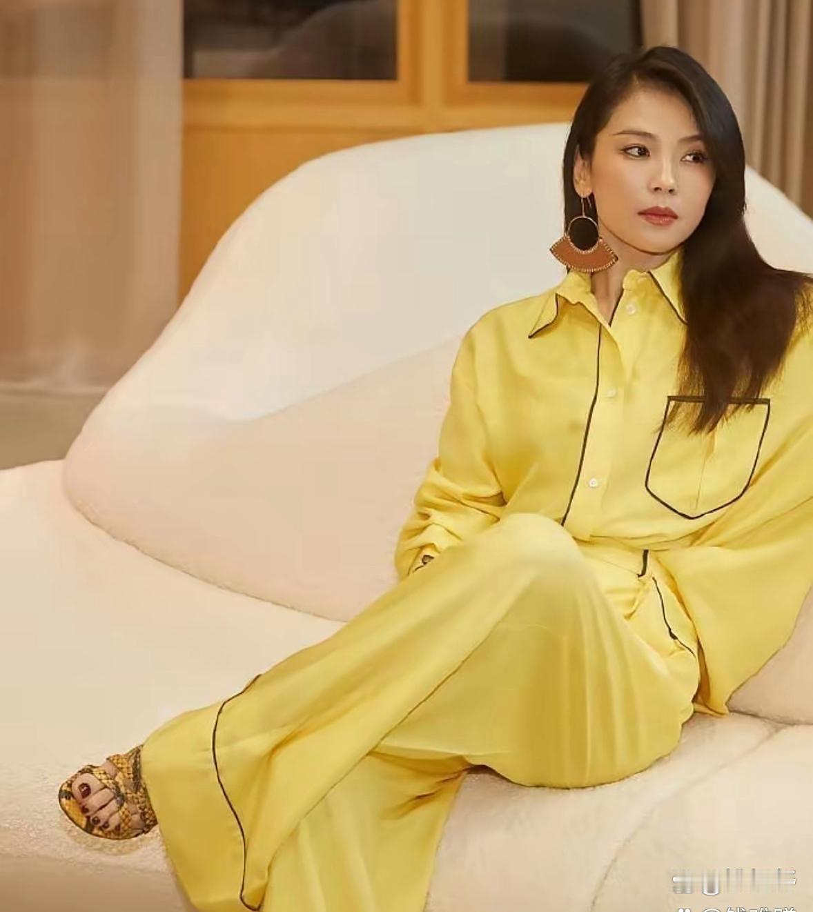 刘涛的这个鞋子是真好看。 