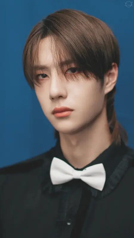 乐华拟向旗下艺人王一博授予1250万股股份，认可及奖励其卓越贡献
此消息一出，瞬