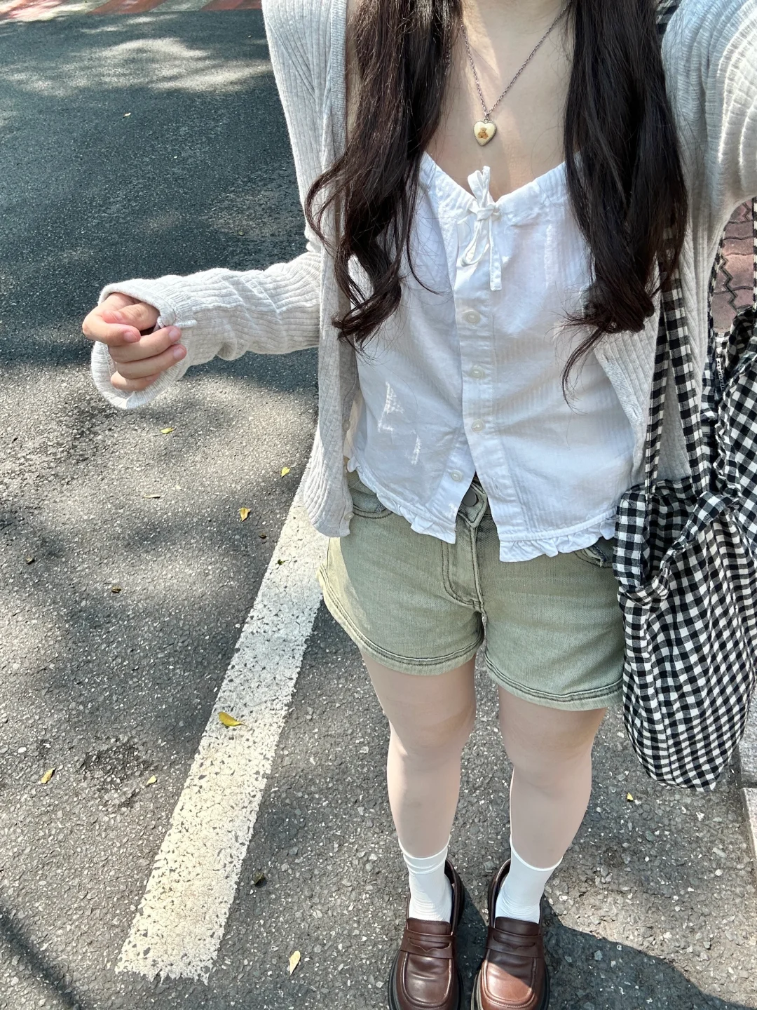 Bm zellytop叠小吊带和牛仔短裤好甜！！