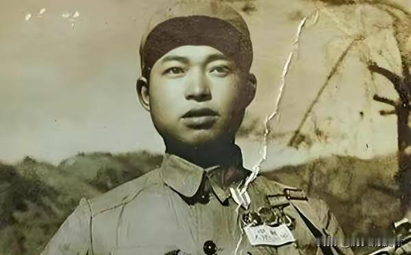 1963年惊天偶遇！副师长视察撞见断臂马倌，竟是失踪12年的一等功英雄
 
19