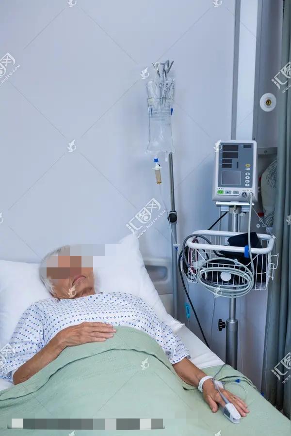 当你躺在病床上，不能动弹时才发现，你的儿子、儿媳、女儿、女婿都不行，都靠不住，只