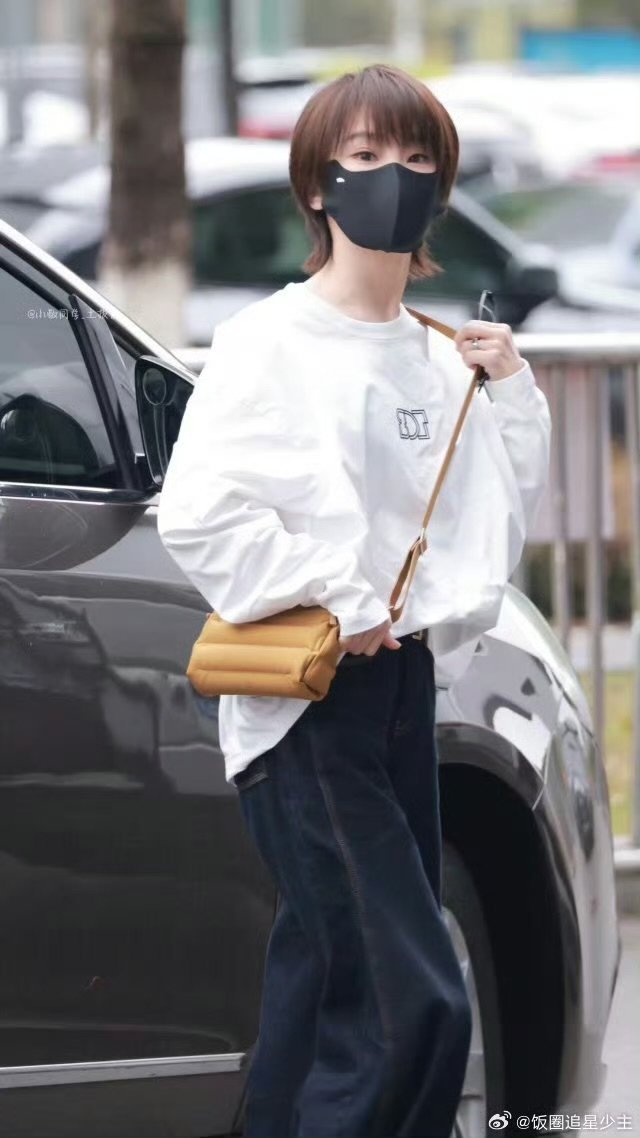 谢楠发芒果跳刀马乘风2026 谢楠真的好宠！停下脚步给粉丝跳刀马，还发芒果，太暖