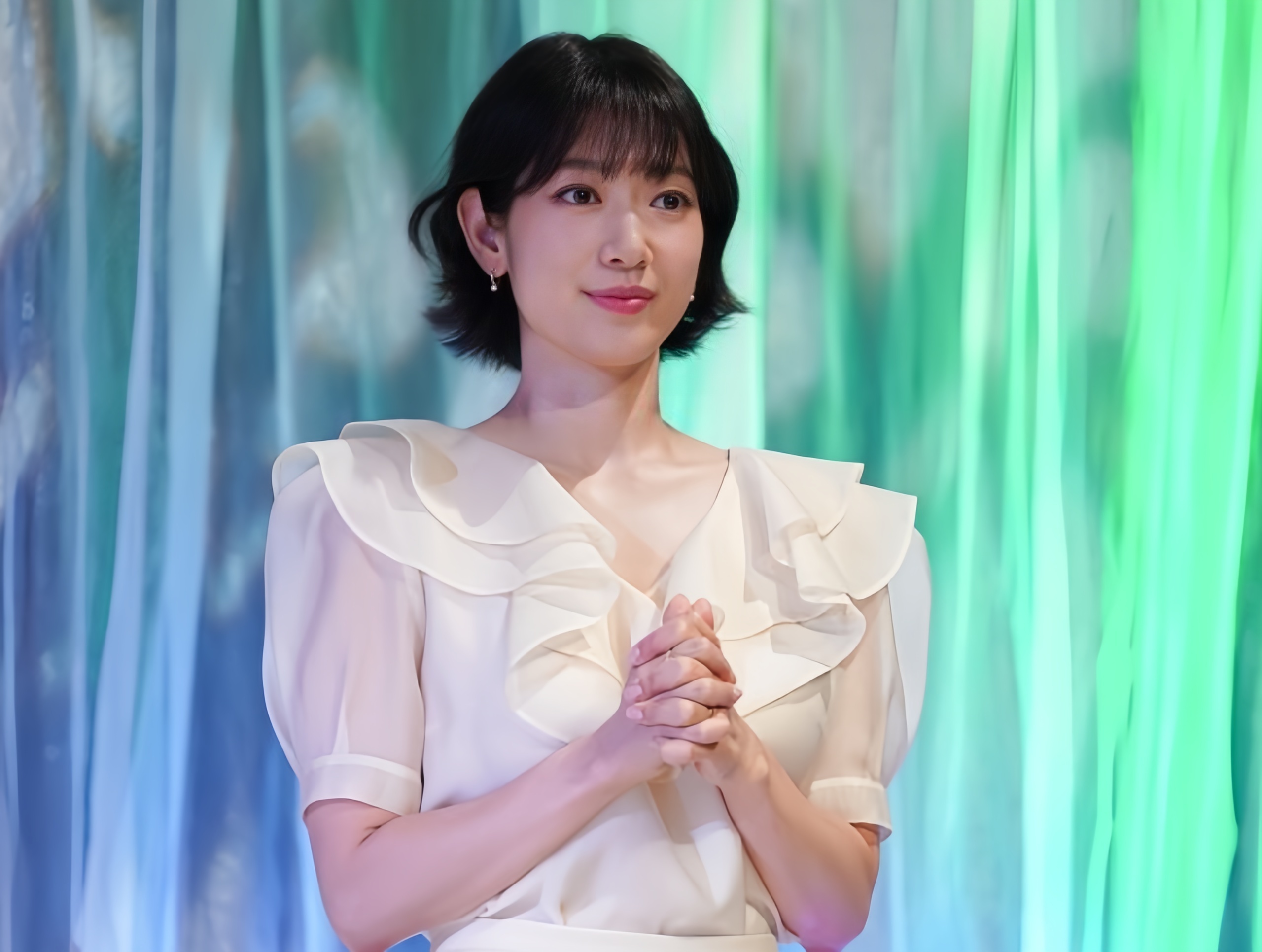 朴信惠 ✨UndercoverMissHong 251126相关新闻更新一则[独