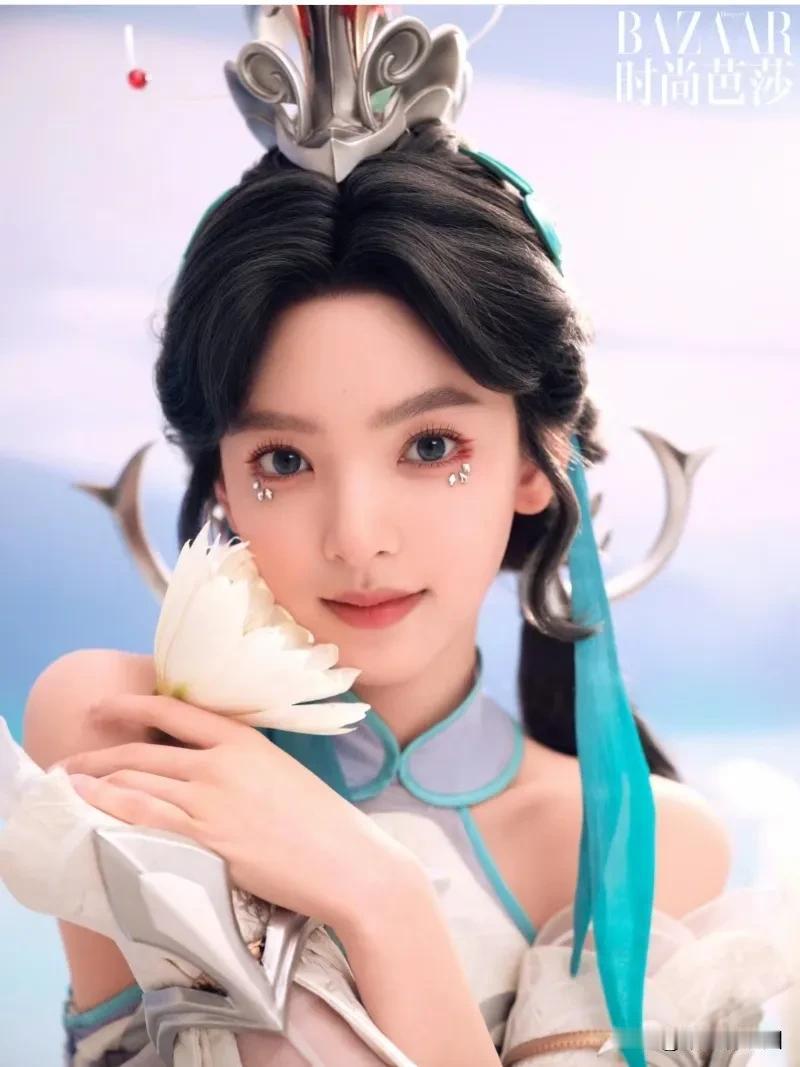 章若楠，王者荣耀的妆容太美丽动人了，像一副美画，犹如人间天使般的纯洁无瑕。发现章