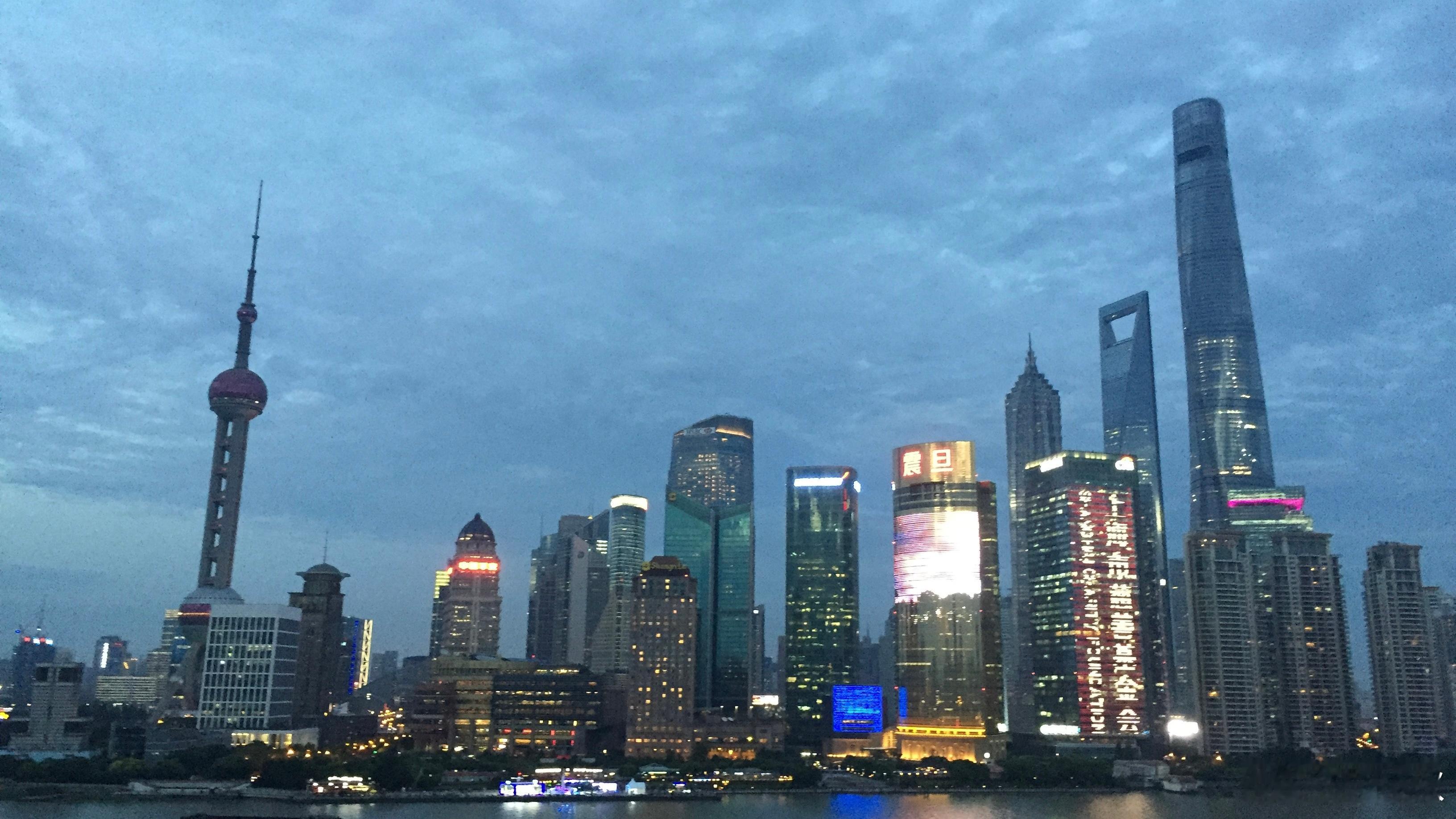 第一大市 第一大区 第一大县随着各地经济数据的公布，2025年中国的经济版图越来