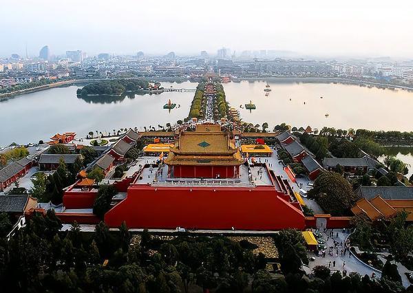 开封杞县紧相邻，杞县人最崇尚“东京汴梁”，百千年前至今，东京汴梁在杞县人脑海中挥