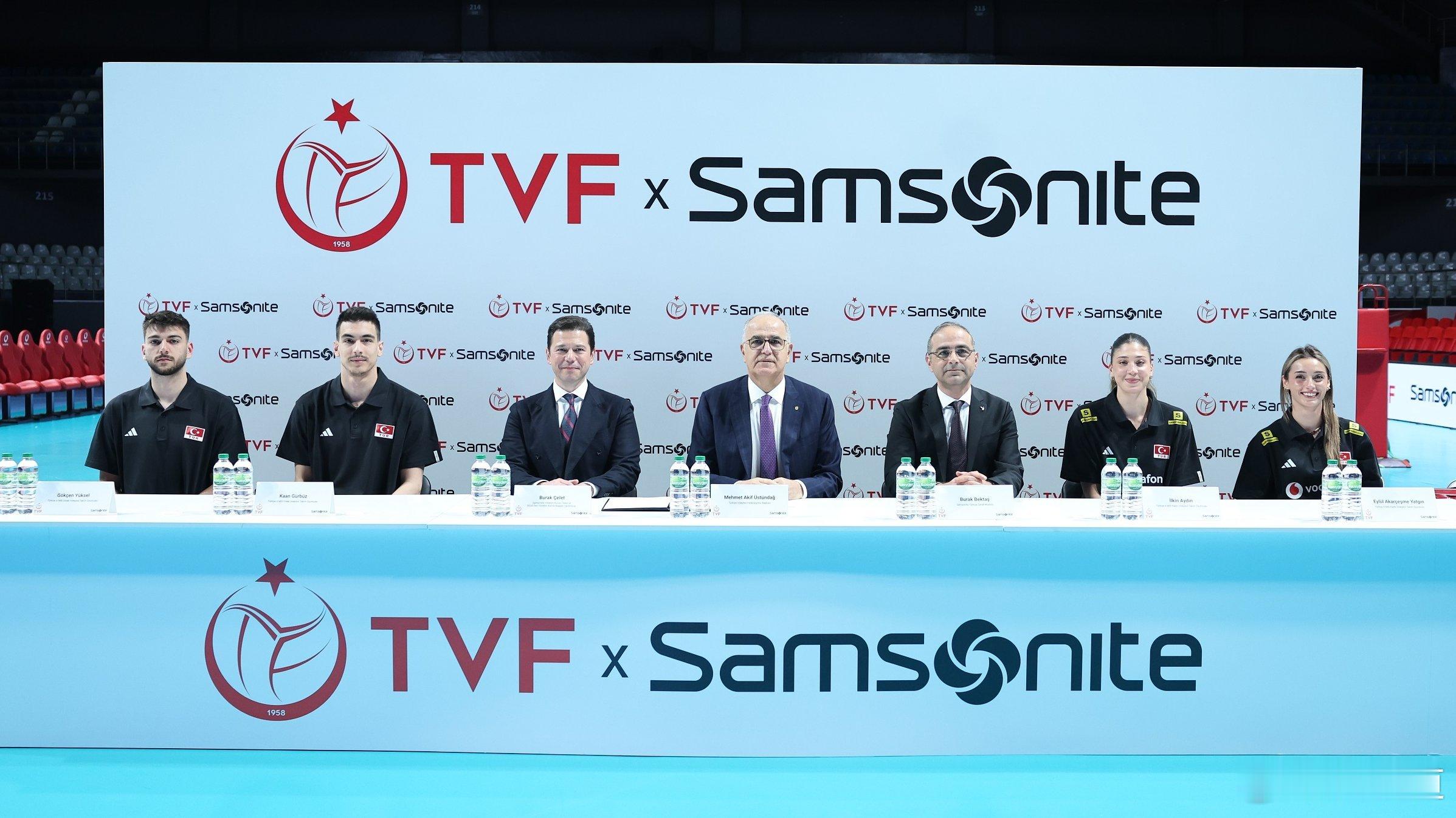 国际排坛动态土耳其女排✍️土耳其排协（TVF）与旅行装备品牌新秀丽（Samson
