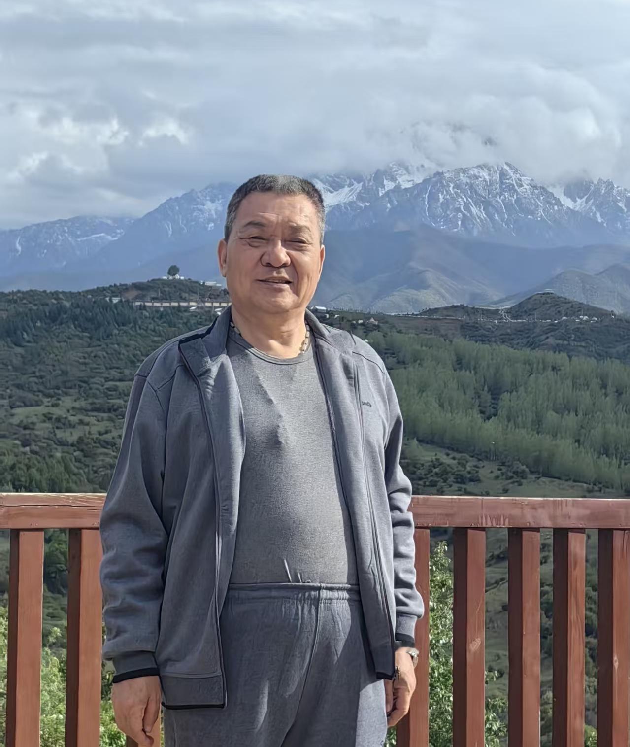 你看它之前派驱逐舰闯台海，全程贴着12海里领海线蹭，连线都不敢越一步，耗14个小