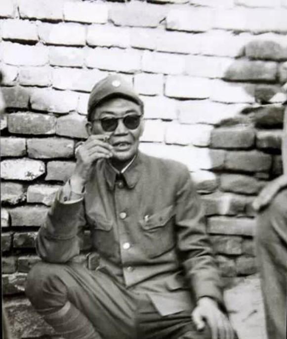 1945 年 9 月，伪第九路军王铁相部盘踞平度城拒不投降。我军向城内递送劝降通
