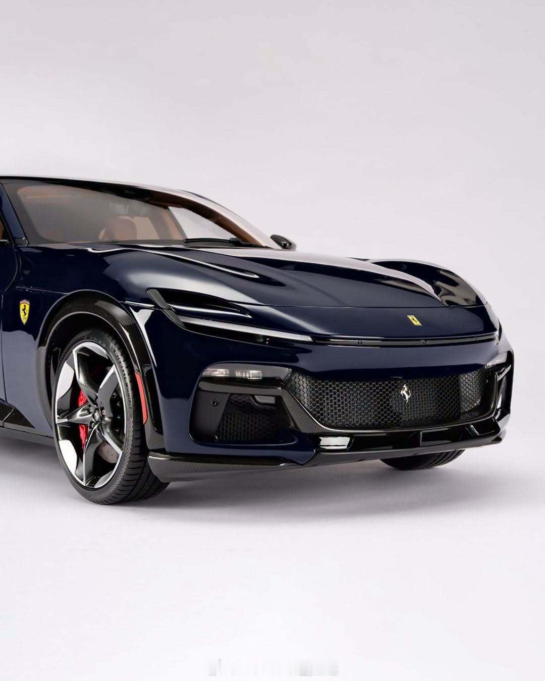 Amalgam Collection 展示了一款 Ferrari Purosan