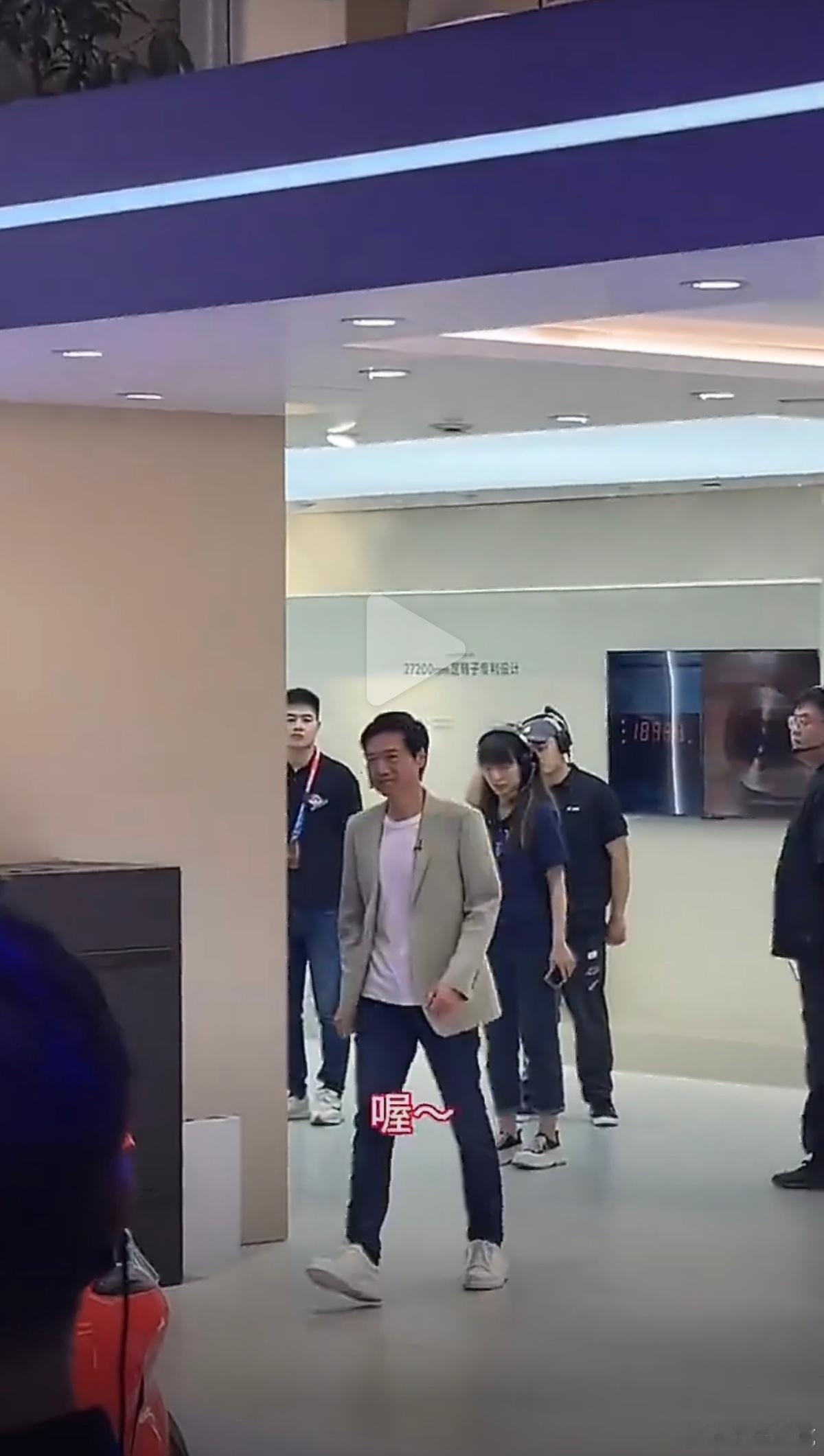 都说聪明绝顶，我看绝顶的也未必聪明。你们这些人是哪里来的错觉，总以为在陈述一件事