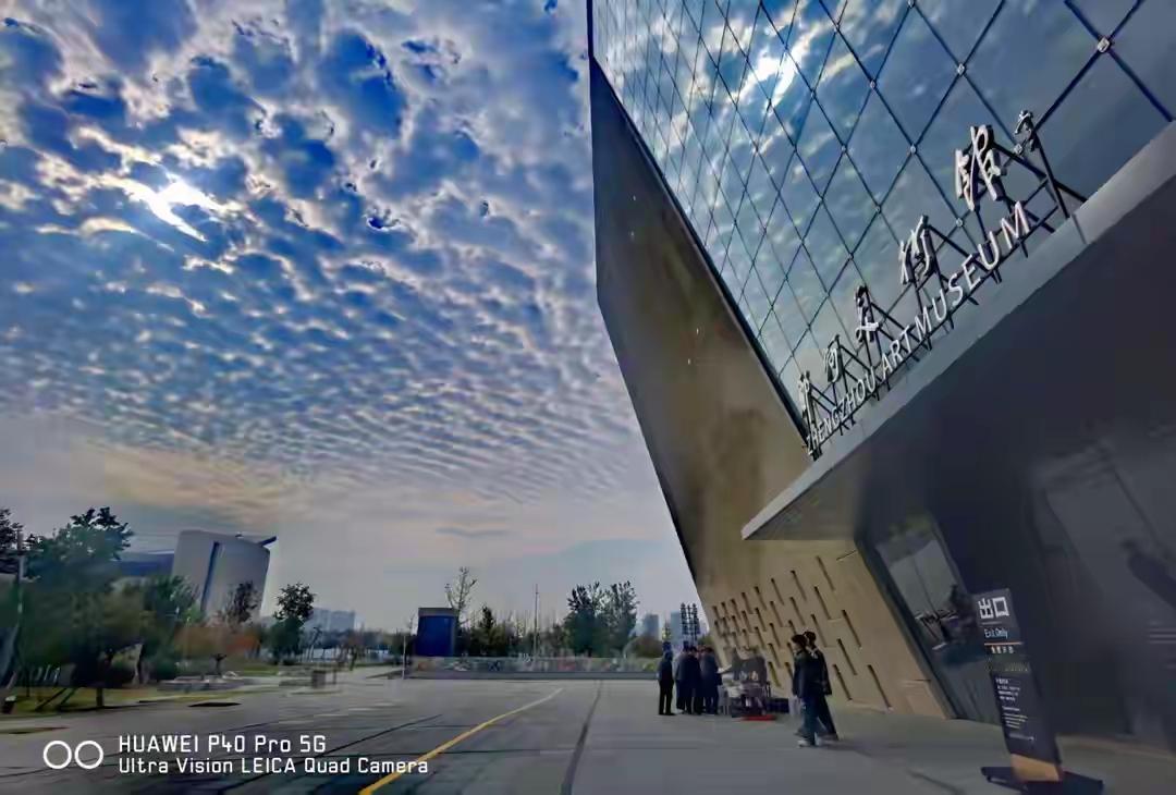 郑州近20年发展好像一直是省里在主导，与原来郑州两翼发展思路完全变了样！成了点穴