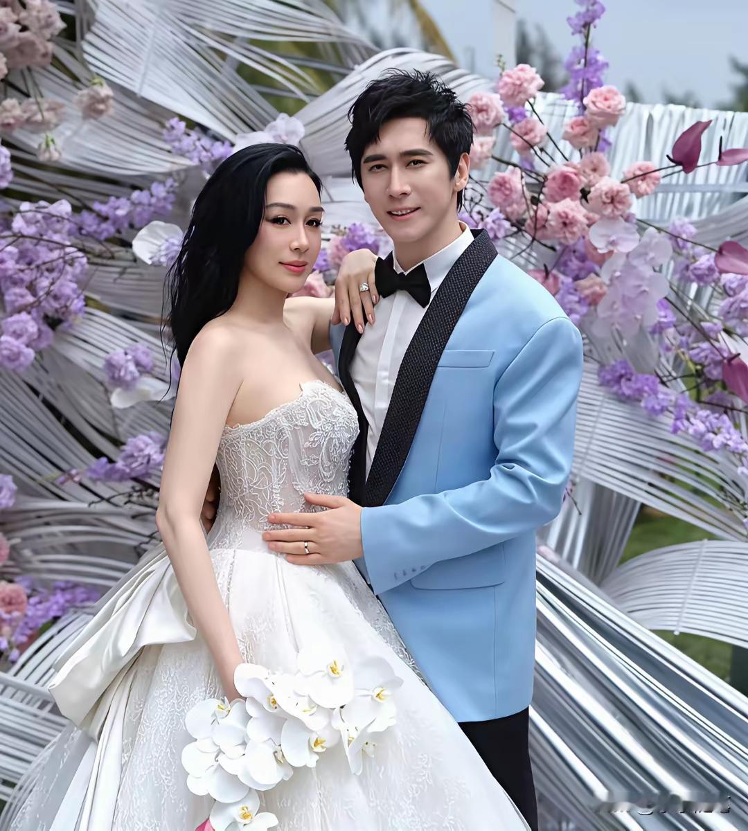 刷到钟丽缇说想生孩子那段，心里咯噔一下。镜头扫到她脸的时候，那眼神里的东西太扎人