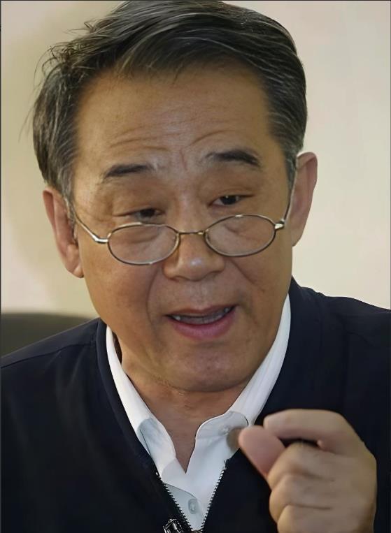 “麦田院士”于振文：深耕田间百亿斤粮安天下
有一位科学家，一生不恋实验室的安稳，