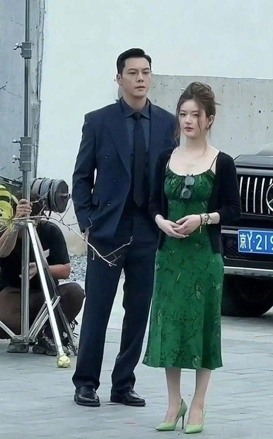 赵露思的身材都顶的上陈伟霆两个 ​​​