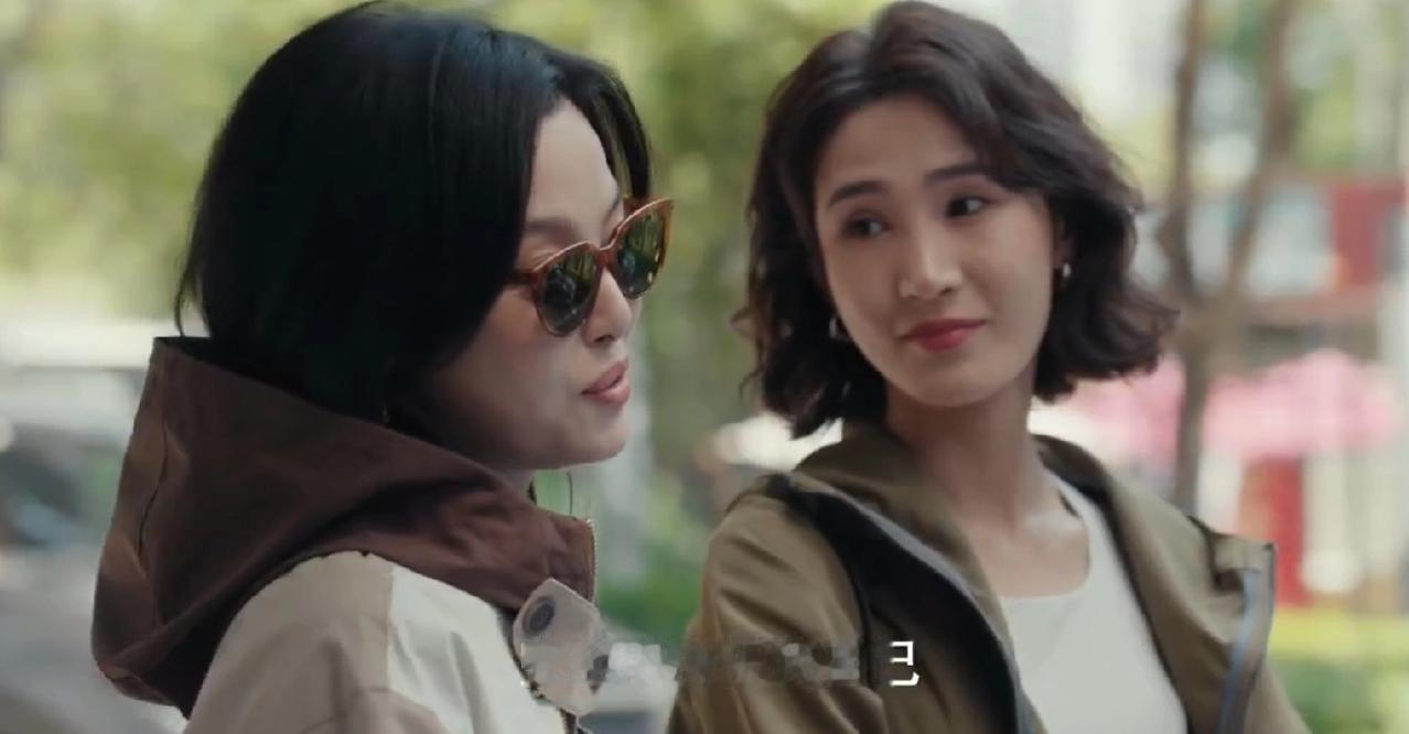 我以为前妻回国是来抢我的，没想到她是来给我‘送’媳妇的。
她借着一个跨国官司的由