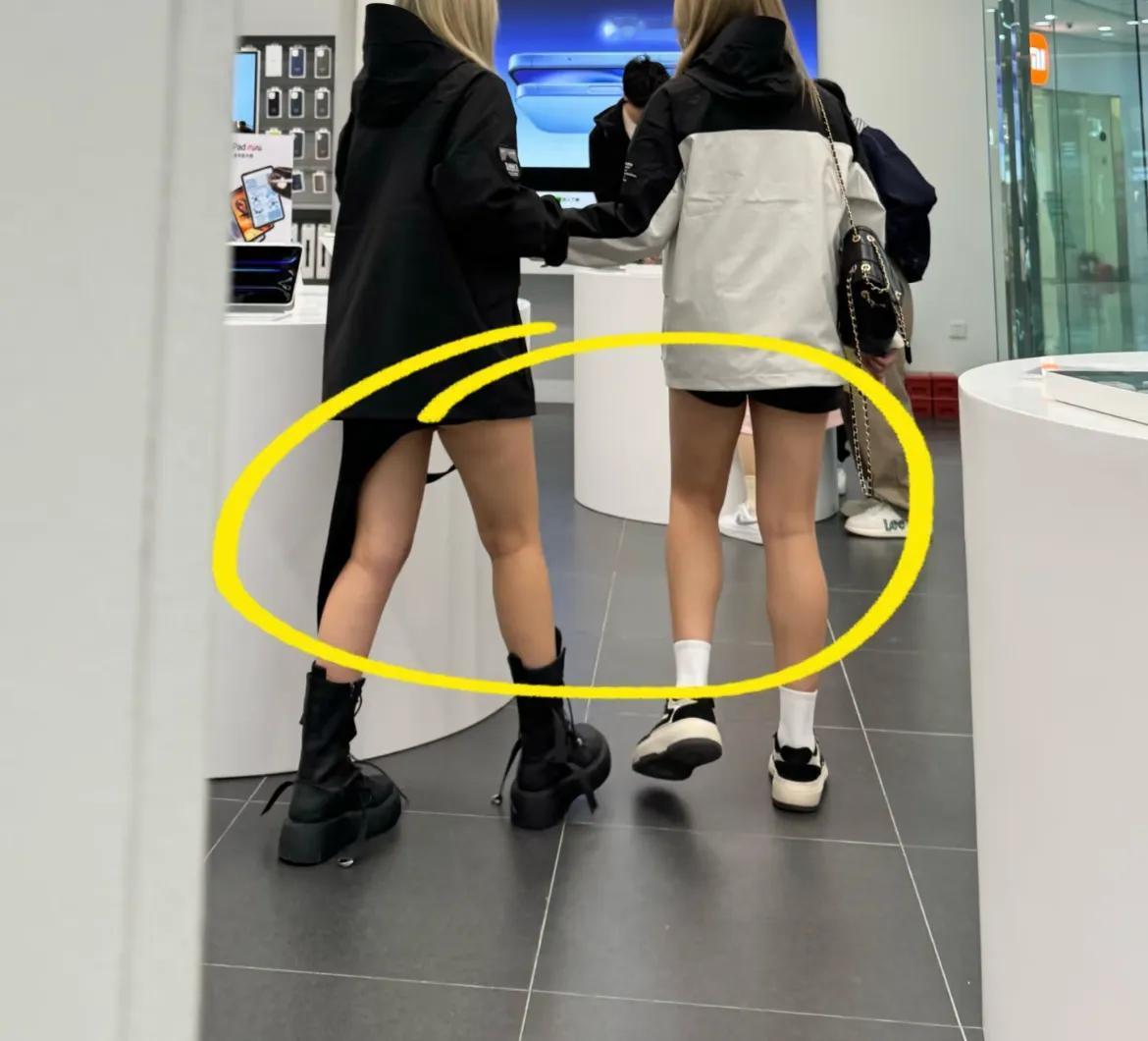 突然感觉大城市对女生真的很友好......

就在今日，漫步于苹果专卖店之际，我