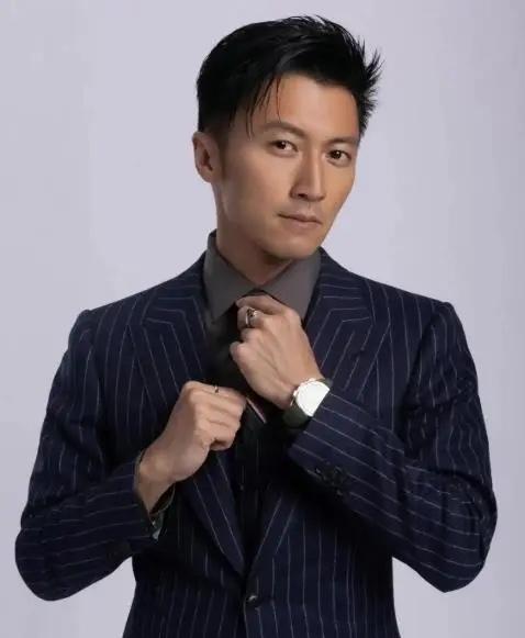 有谁知道谢霆锋手表是什么品牌，贵不贵，不贵的话我也去买一个