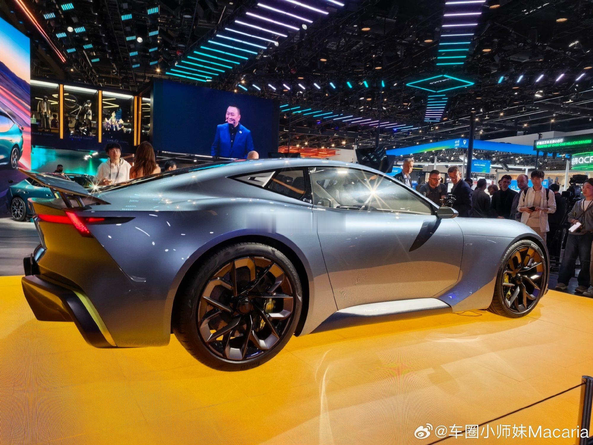 领克，双门GT概念跑车零百加速进入2秒级，极速突破330km/h前后轴荷比优化至